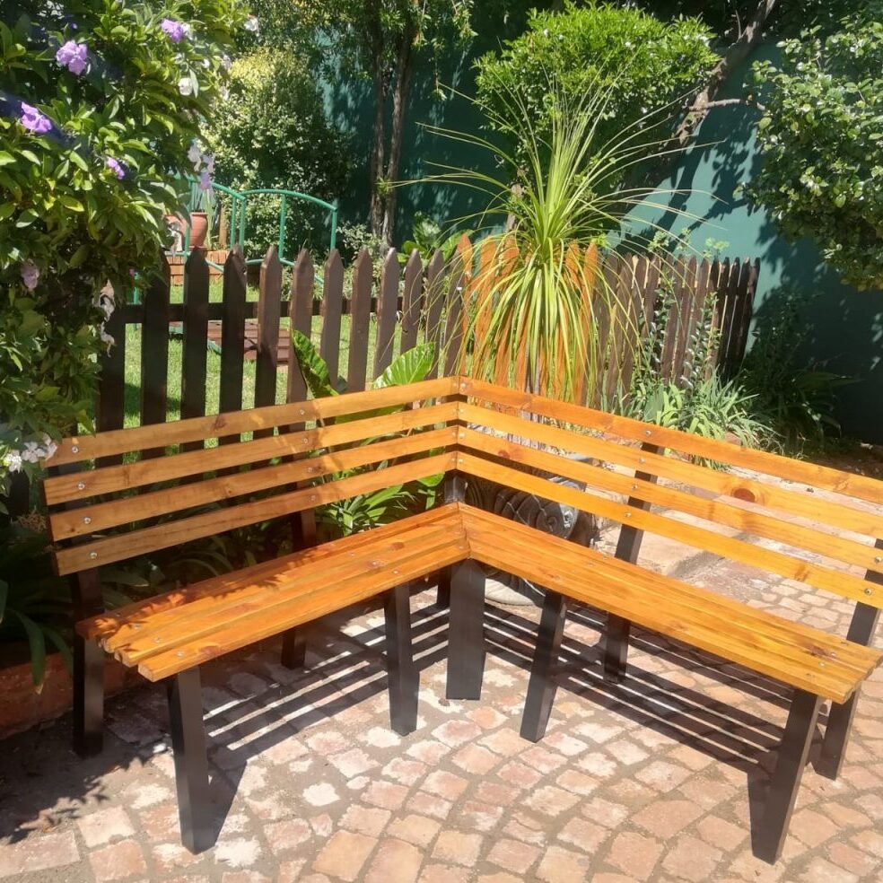 corner-garden-bench